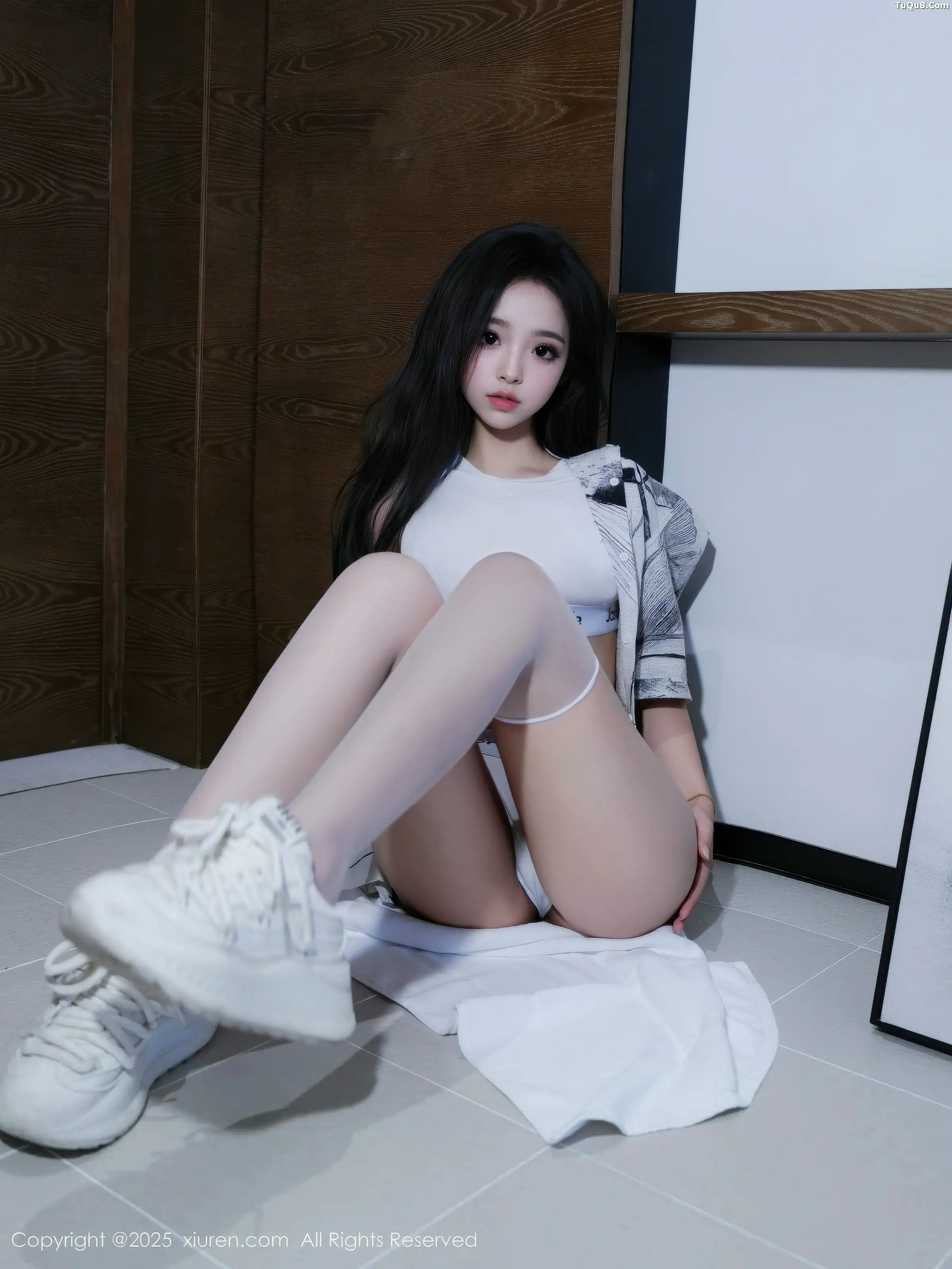 秀人集.com_[XiuRen秀人网]No.11011_模特虞姬无悔性感白色运动内衣配白色丝袜秀曼妙身材诱惑写真72P